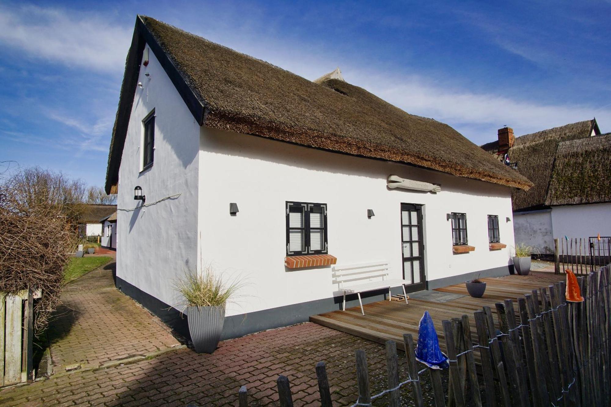 Ferienhaus Büdnerstube FeWo 1 mit Gartennutzung in ruhiger Lage Middelhagen Exterior foto