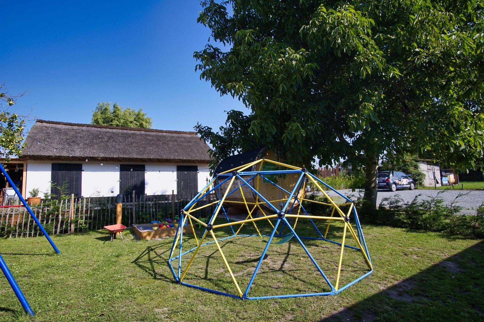 Ferienhaus Büdnerstube FeWo 1 mit Gartennutzung in ruhiger Lage Middelhagen Exterior foto