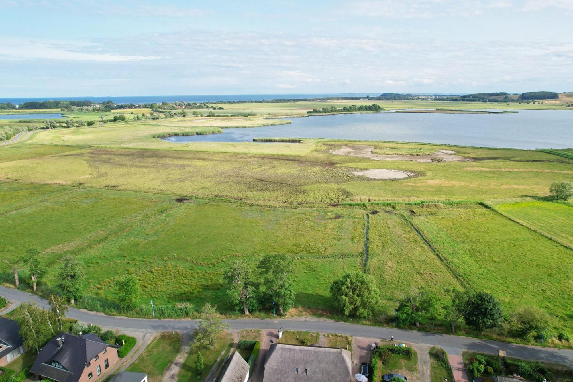 Ferienhaus Büdnerstube FeWo 1 mit Gartennutzung in ruhiger Lage Middelhagen Exterior foto
